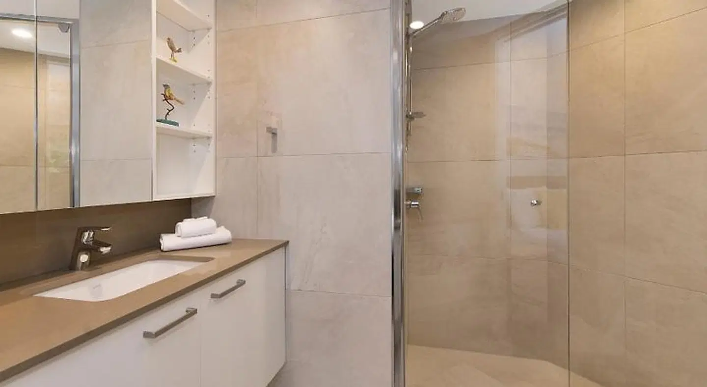 #2 Hastings Street Badezimmer