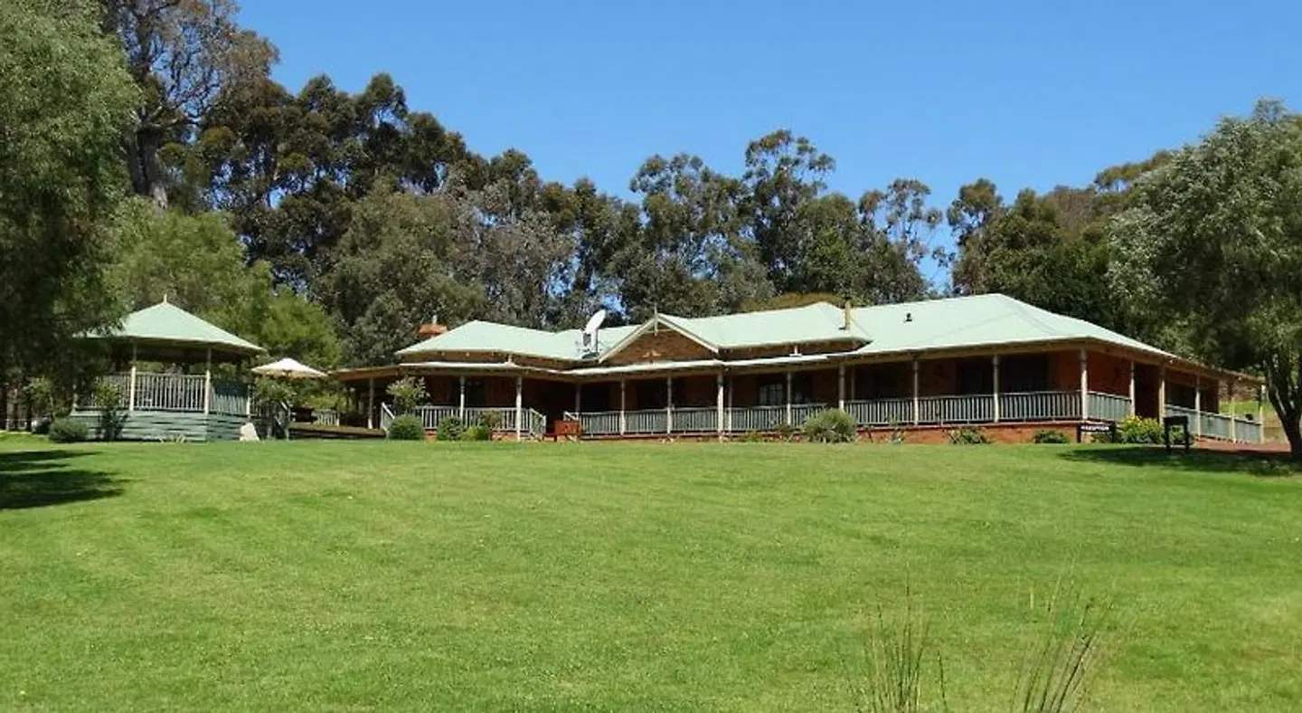 Pinda Lodge EXTERIOR
