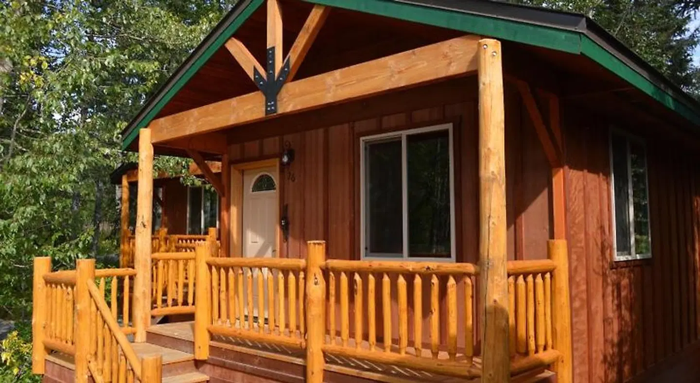 Summit Lake Lodge LOUNGE_LOBBY