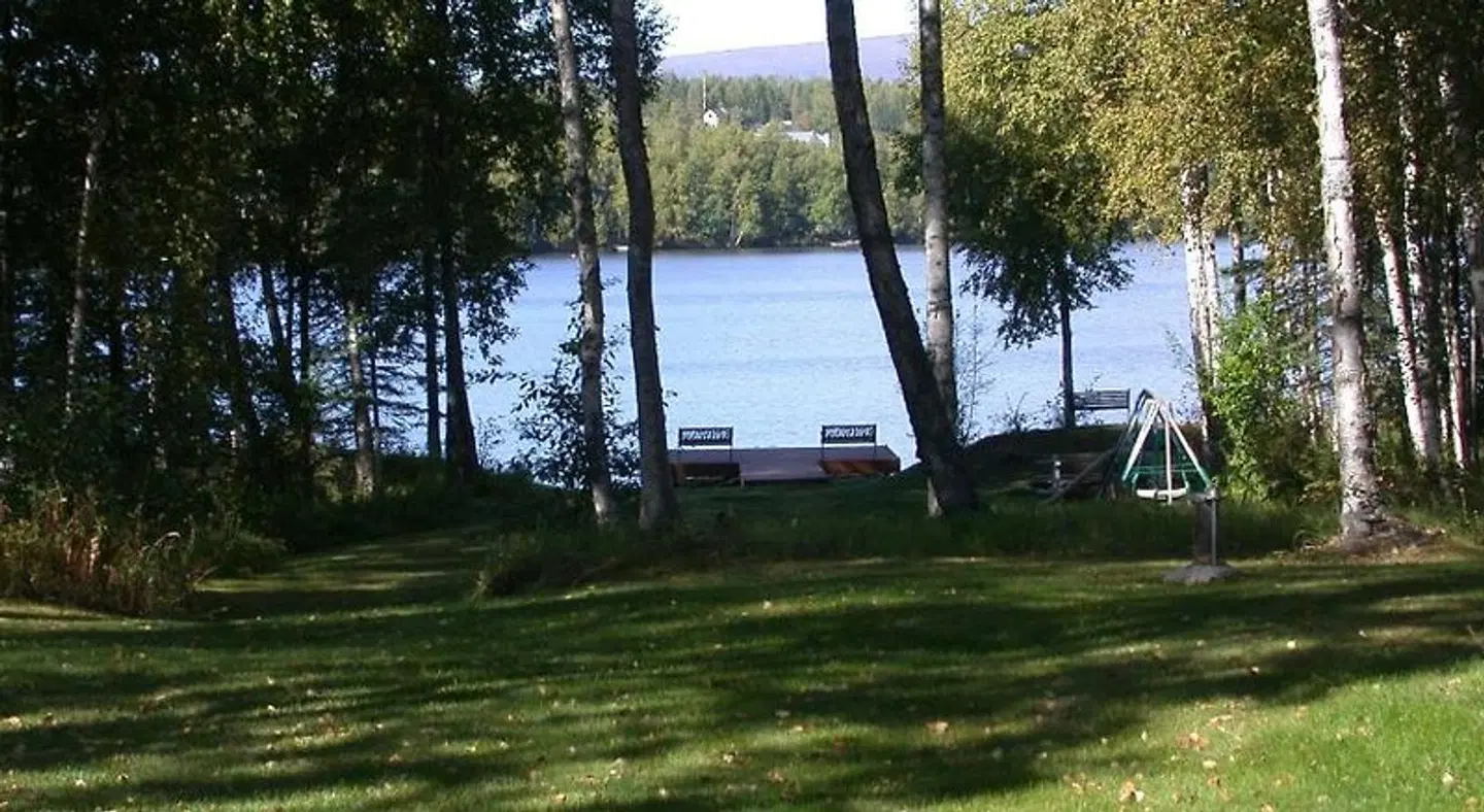 Alaska's Lake Lucille Bed & Breakfast Garten