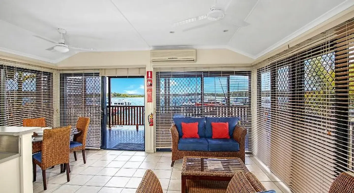 Tin Can Bay Marina Villas ROOM_EXAMPLE