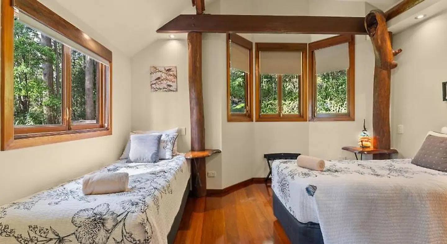 Secrets on the Lake ROOM_EXAMPLE