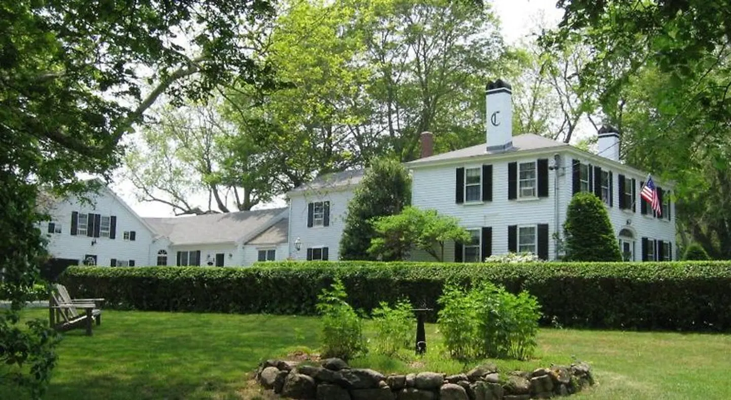 Candleberry Inn EXTERIOR