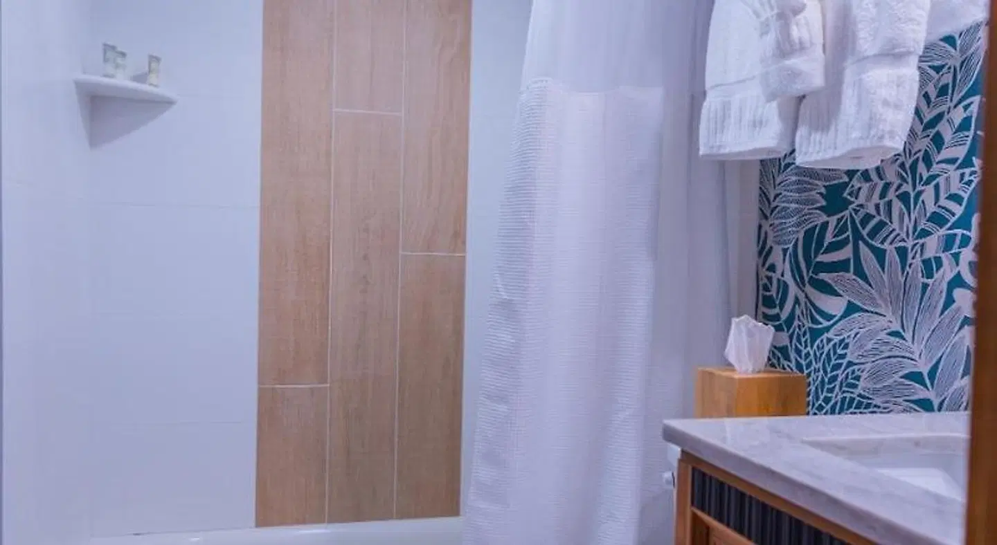 Mahalo Diamond Beach Badezimmer