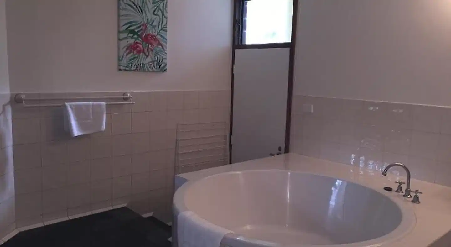 Wongalinga Beach Apartments Badezimmer