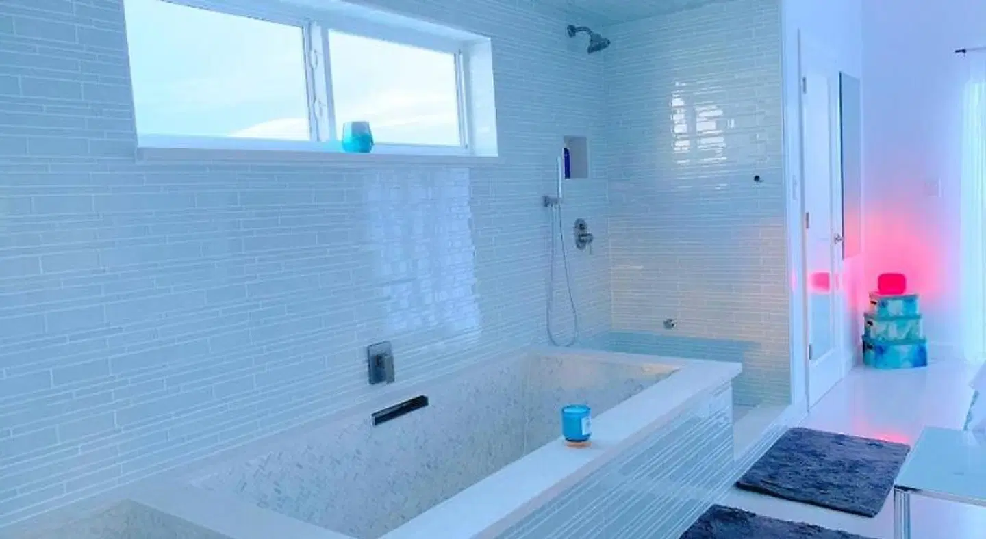 Mika's Resort Hallenbad