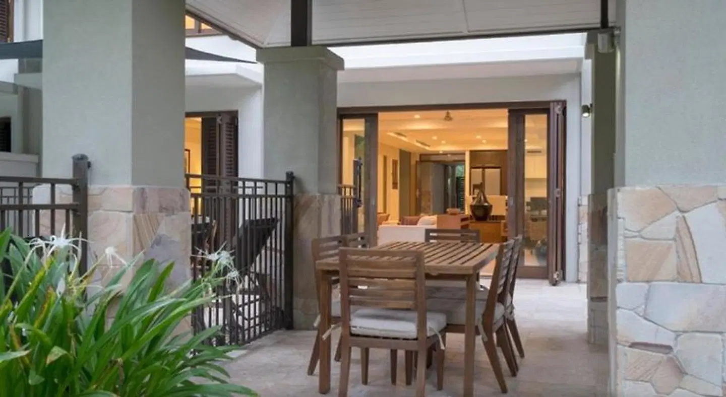 5 Star Port Douglas Private Apartments At The Sea Temple Resort & Spa LOUNGE_LOBBY