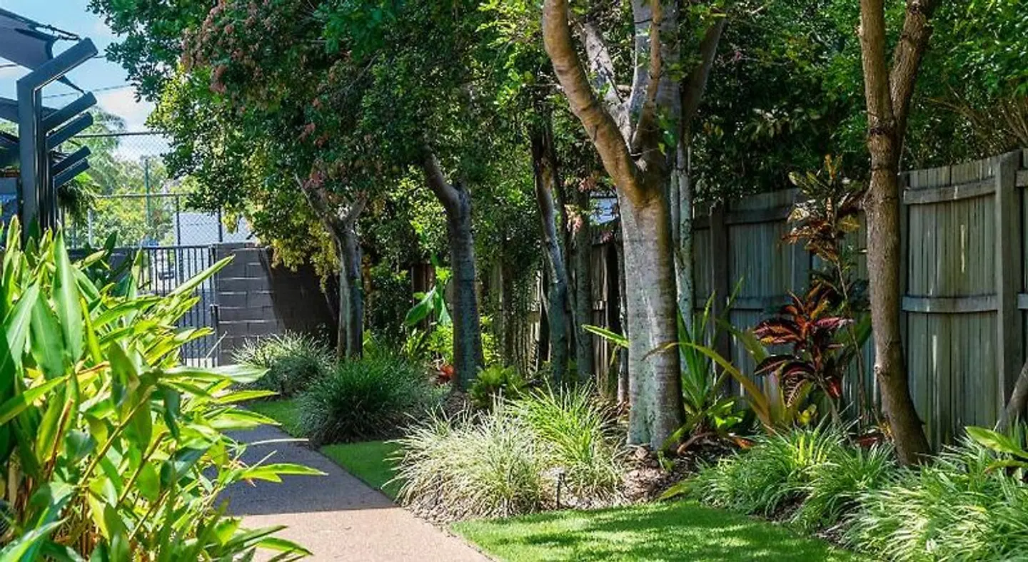 The Bay Apartments Garten