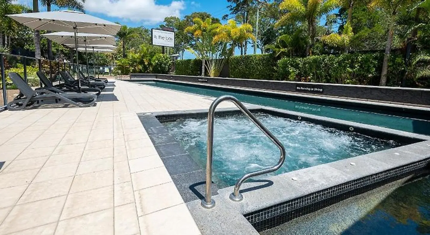 The Bay Apartments OUTDOOR_POOL