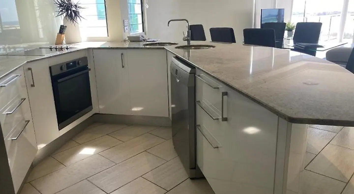 Waves Maroochy River ROOM_EXAMPLE