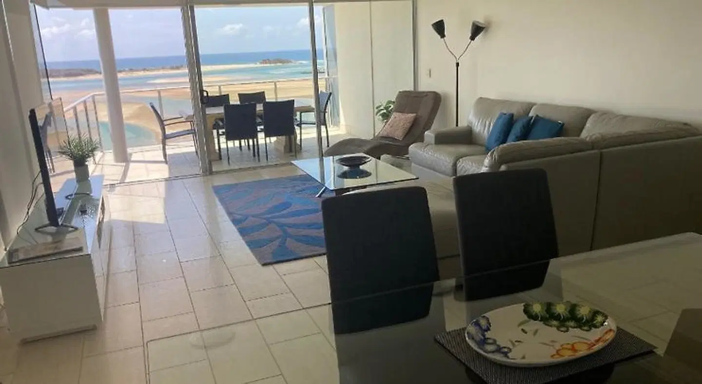 Waves Maroochy River ROOM_EXAMPLE
