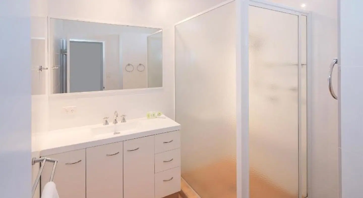 Canal Rocks Beachfront Apartments Badezimmer