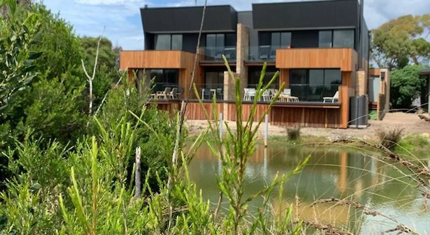 Broadbeach Inverloch Resort EXTERIOR