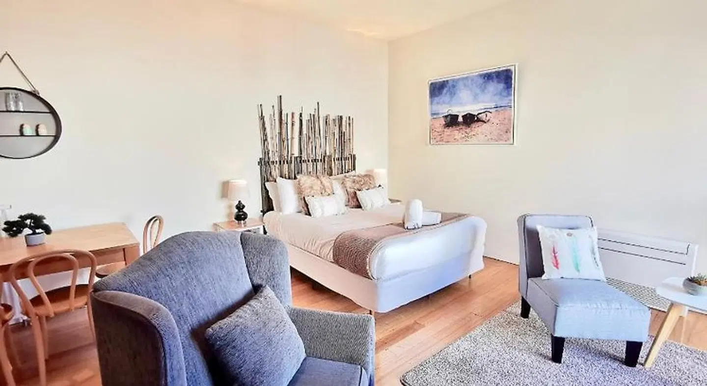 Phoenix Apartments ROOM_EXAMPLE