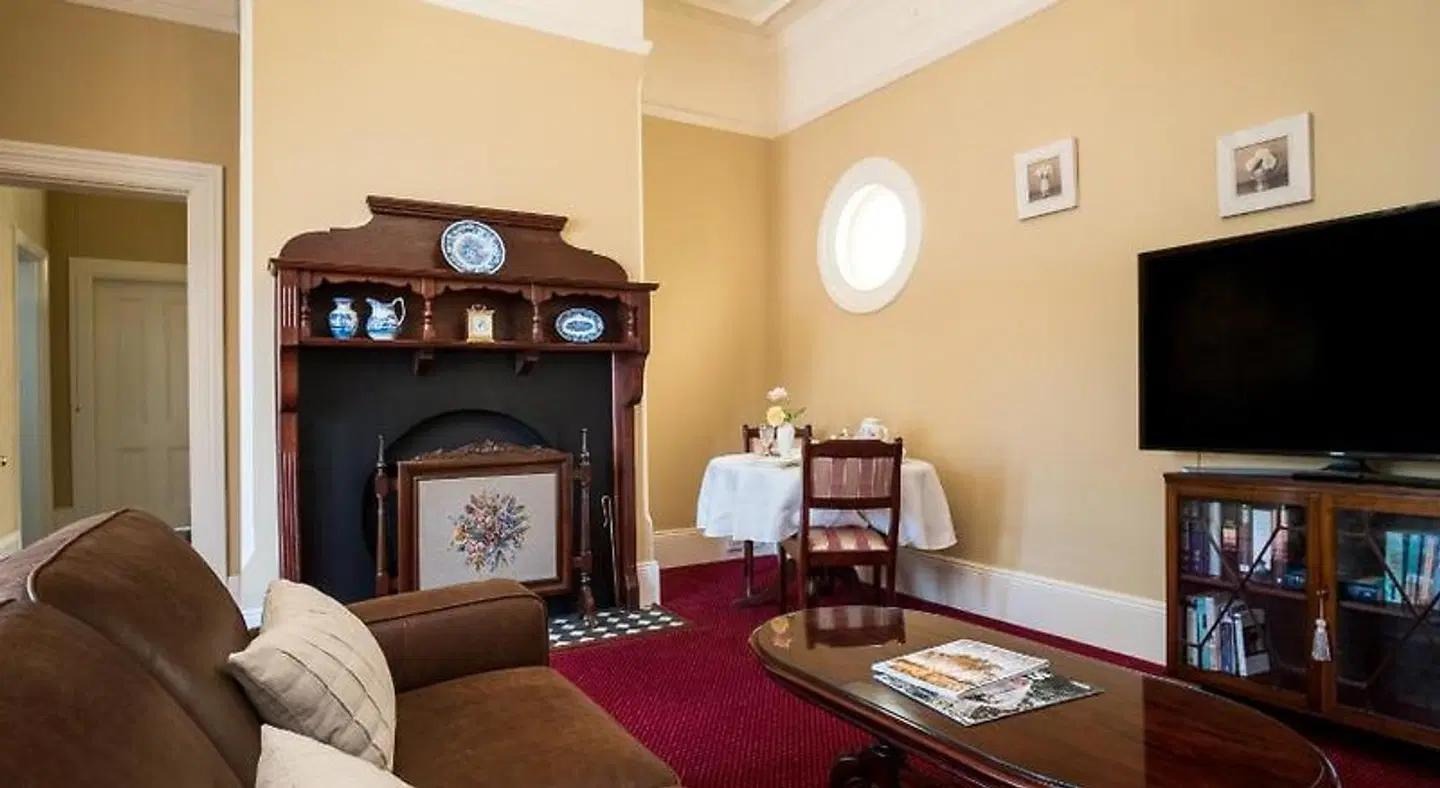 Loloma Bed and Breakfast ROOM_EXAMPLE