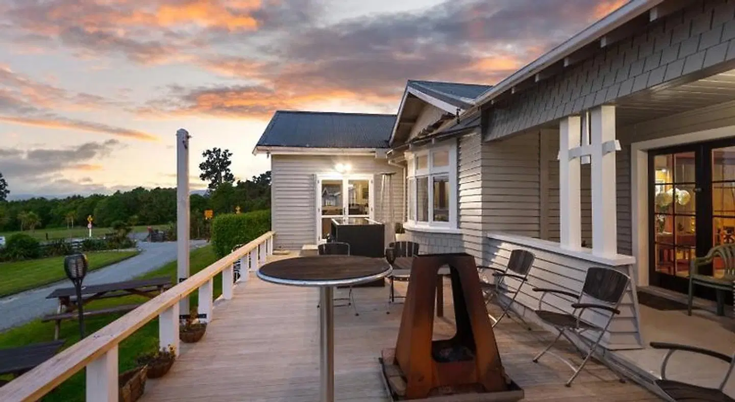 Lake Brunner Lodge Terrasse
