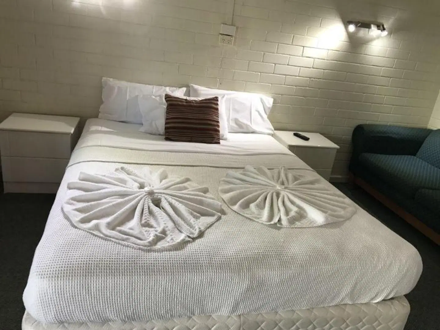 Bananatown Motel ROOM_EXAMPLE