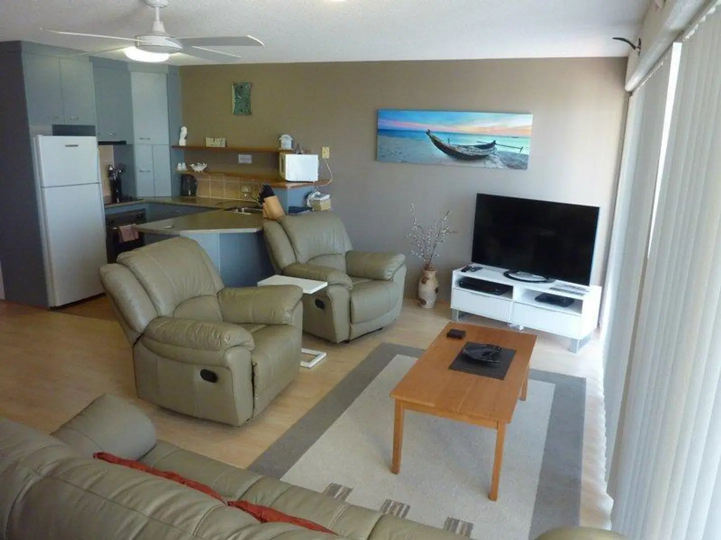 Kings Bay Apartments ROOM_EXAMPLE