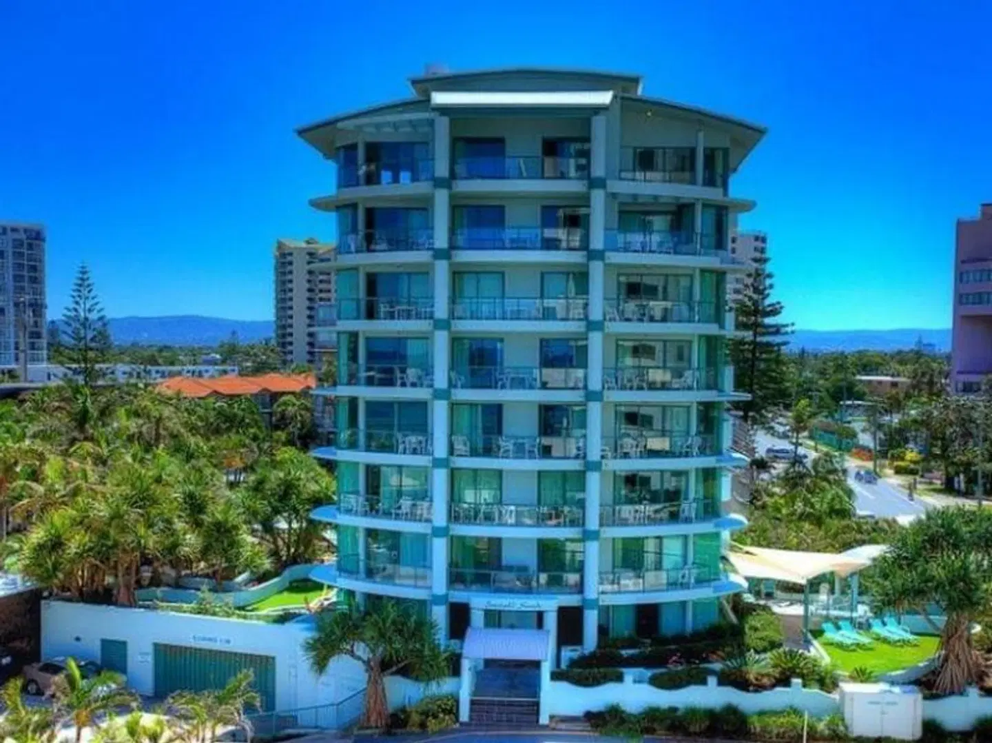 Emerald Sands Apartments EXTERIOR