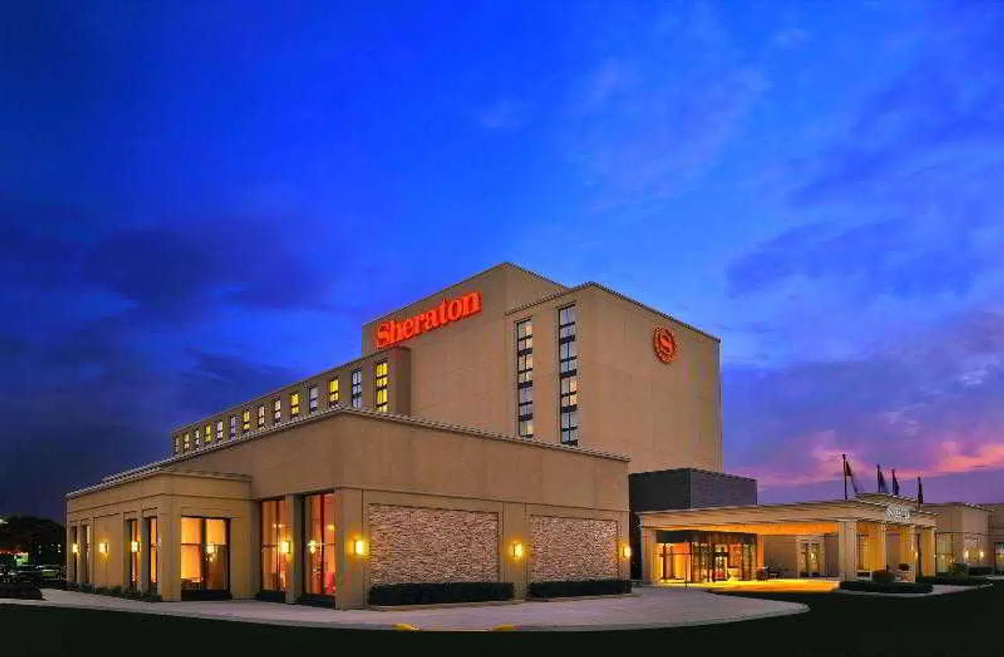 Sheraton Toronto Airport Hotel & Conference Centre EXTERIOR