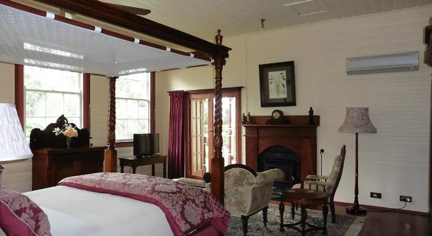 The Old School Bed and Breakfast ROOM_EXAMPLE