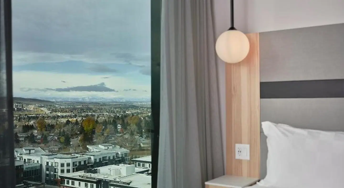 Alt Hotel Calgary University District Badezimmer