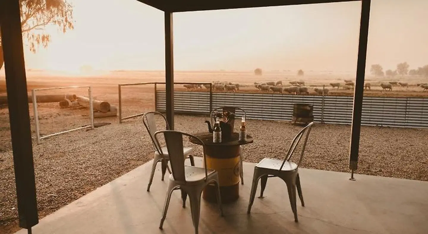 Corynnia Station Terrasse