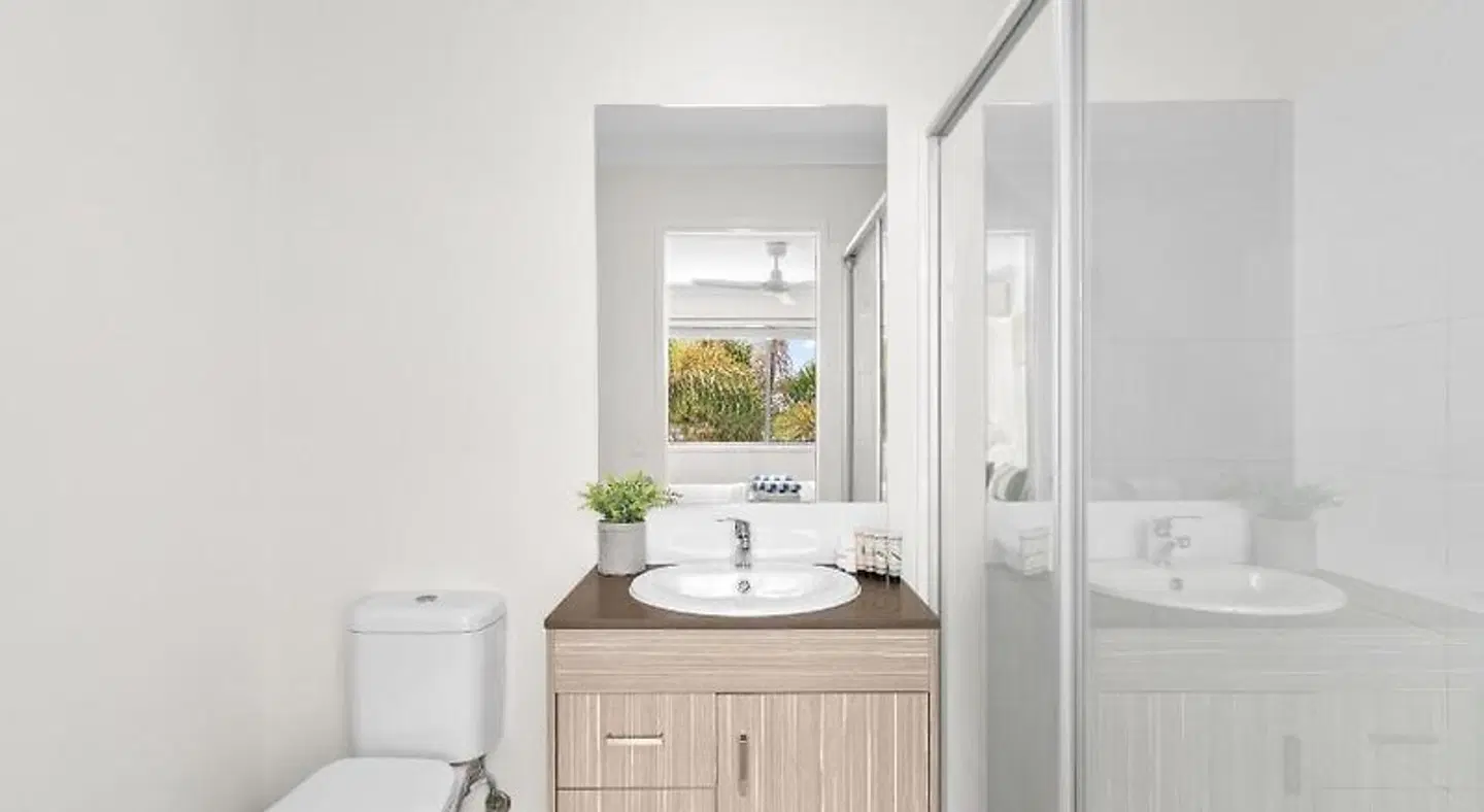 Direct Hotels - Breeze on Brightwater Badezimmer