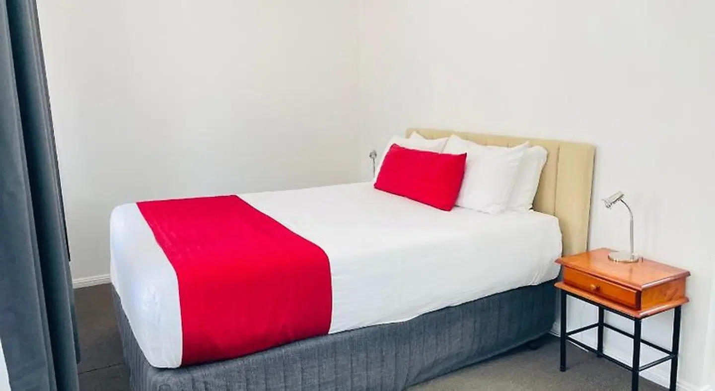 Ashton Townhouse Motel & Suites ROOM_EXAMPLE
