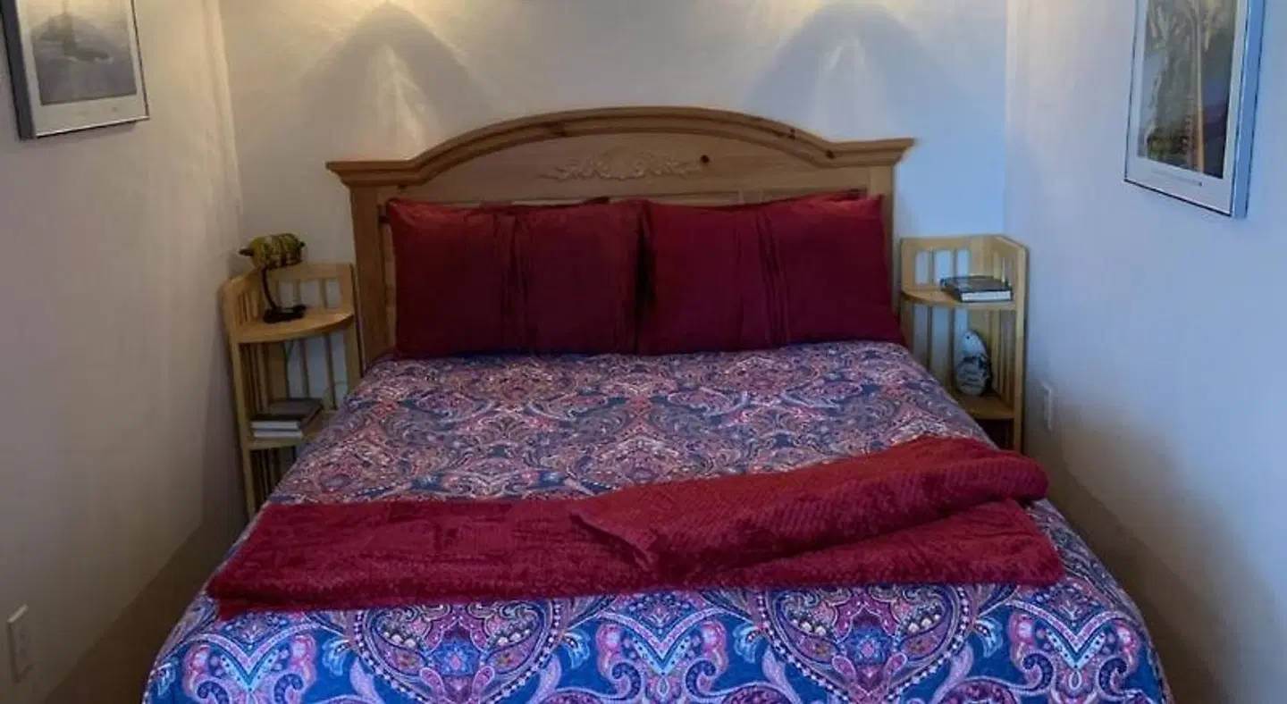 Alaska Adventure Cabins ROOM_EXAMPLE