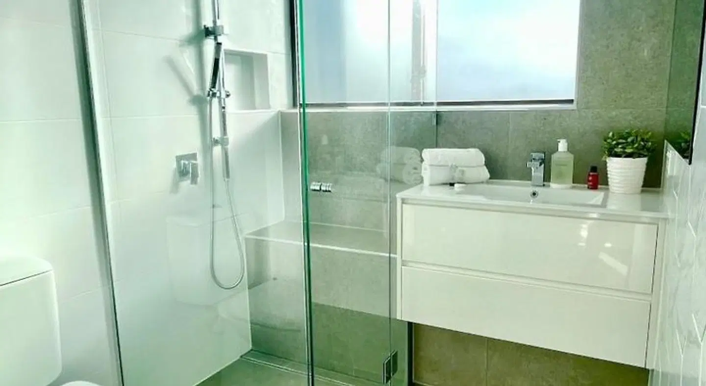 Broadwater Shores Water Front Apartments Badezimmer