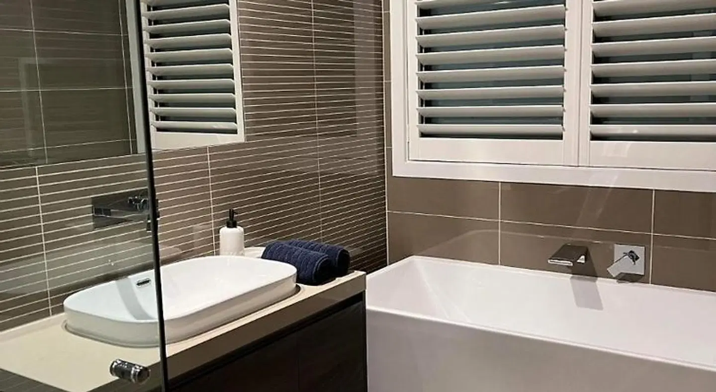 Beachfront Resort Torquay Badezimmer