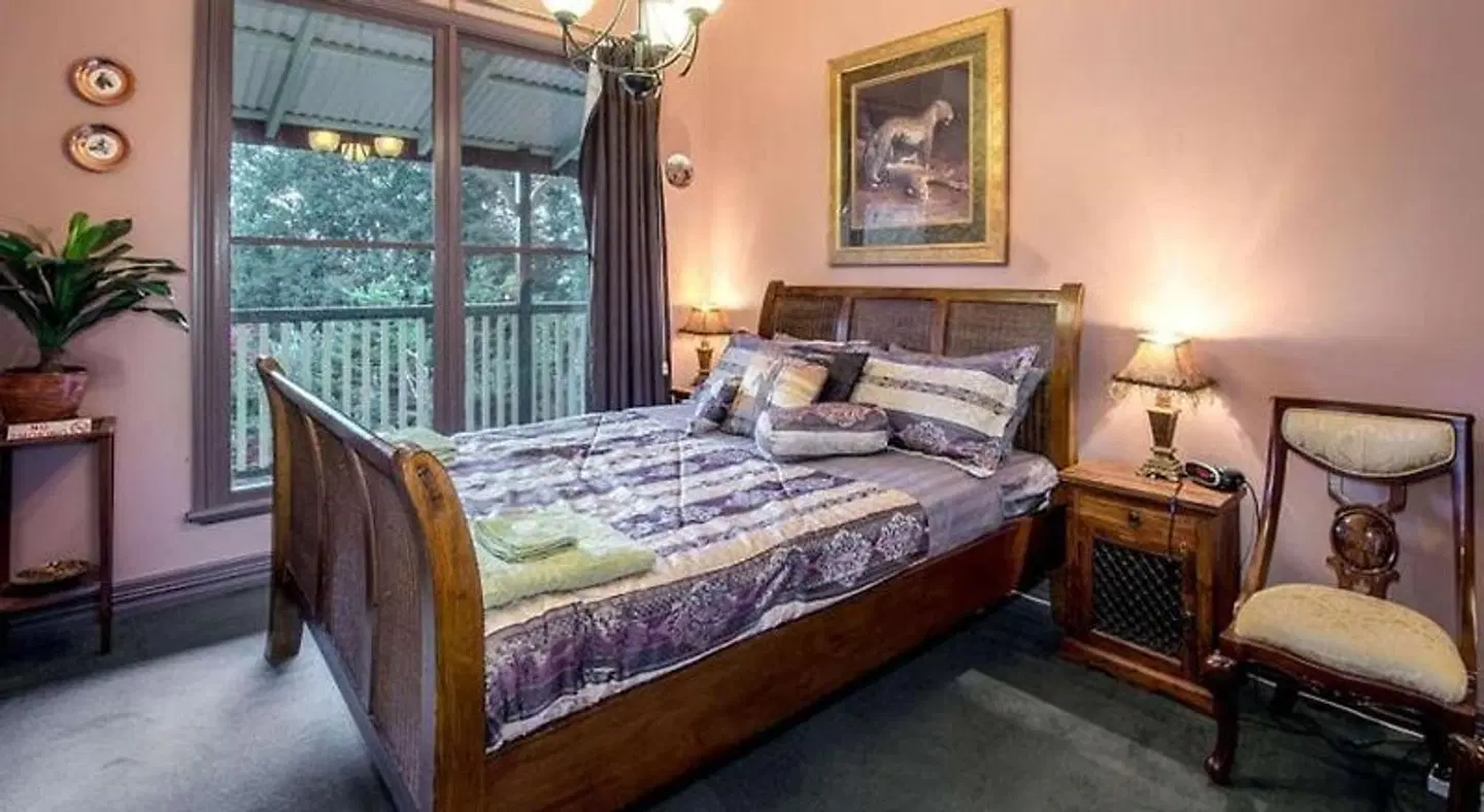 Rustic Refuge Guesthouse ROOM_EXAMPLE