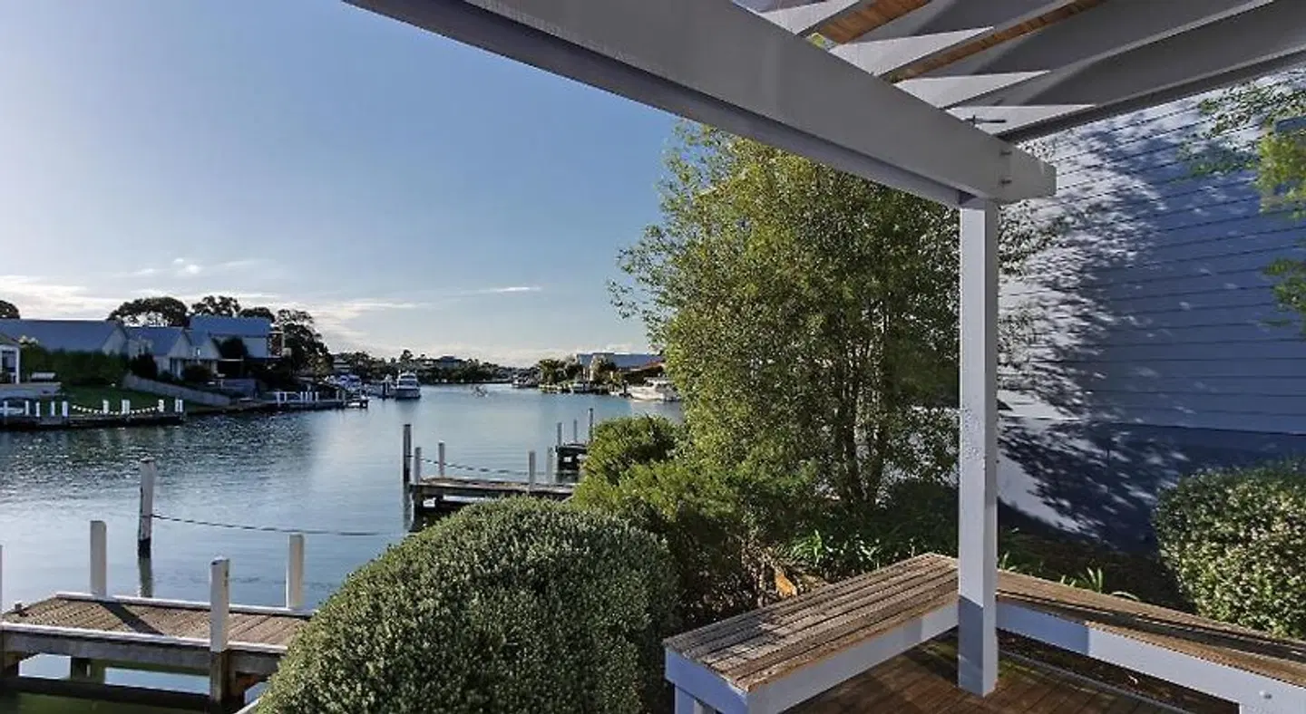 Captains Cove Waterfront Apartments Garten