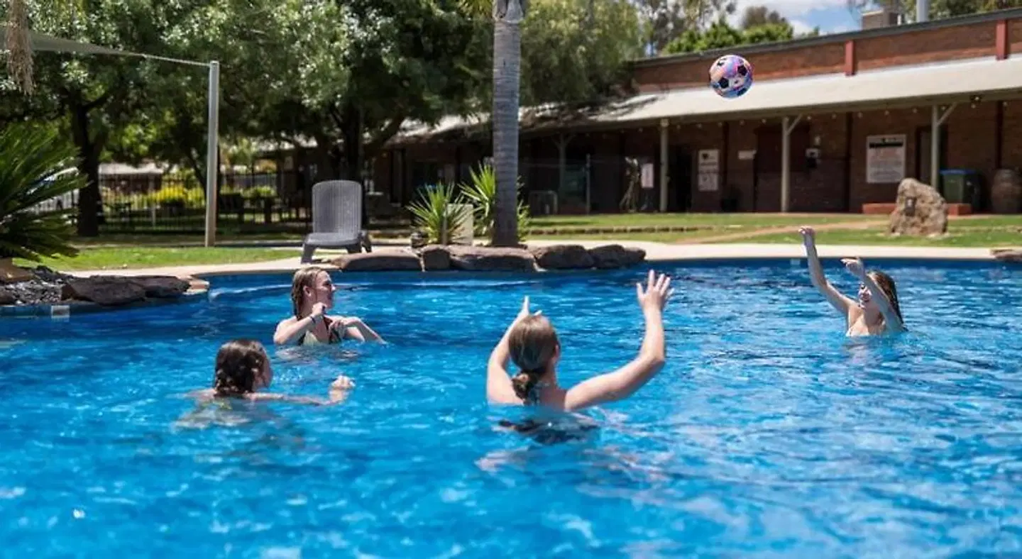 Merool on the Murray OUTDOOR_POOL