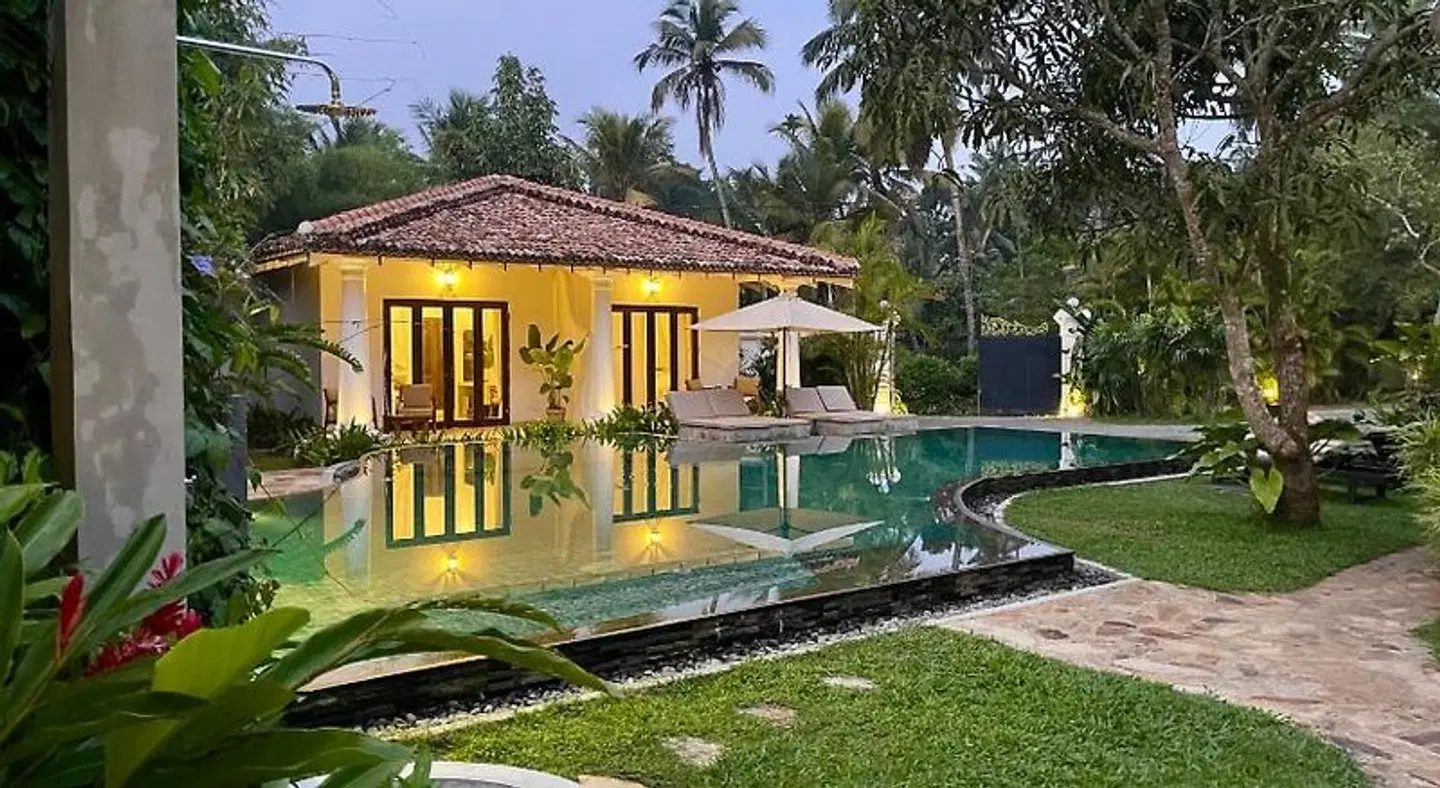 Claire Villa by Younger Villas & Resorts OUTDOOR_POOL