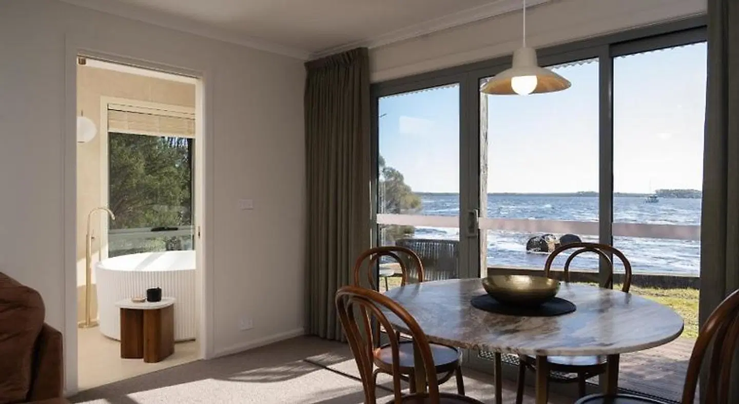 Risby Cove ROOM_EXAMPLE