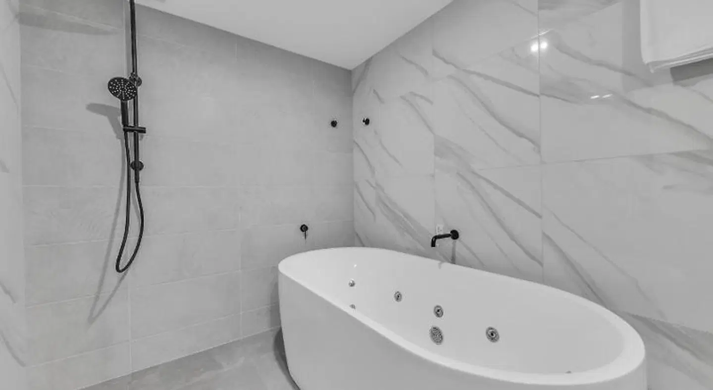 The Palms Apartments Badezimmer