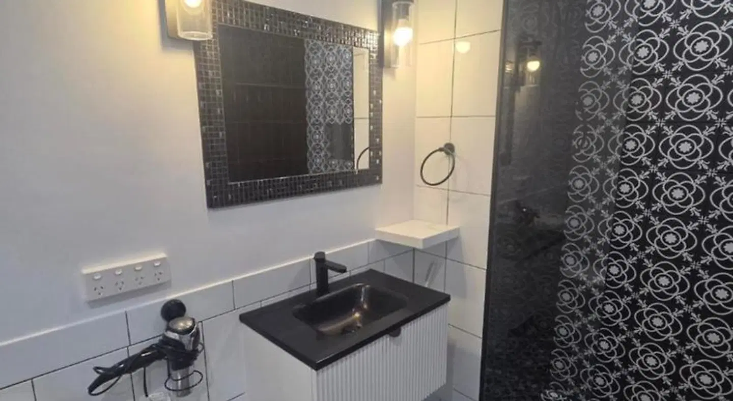 Villa Vaucluse Apartments Badezimmer