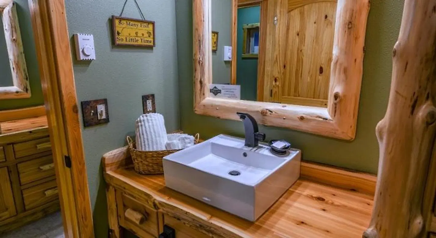 Summit Lake Lodge HEALTH_BEAUTY