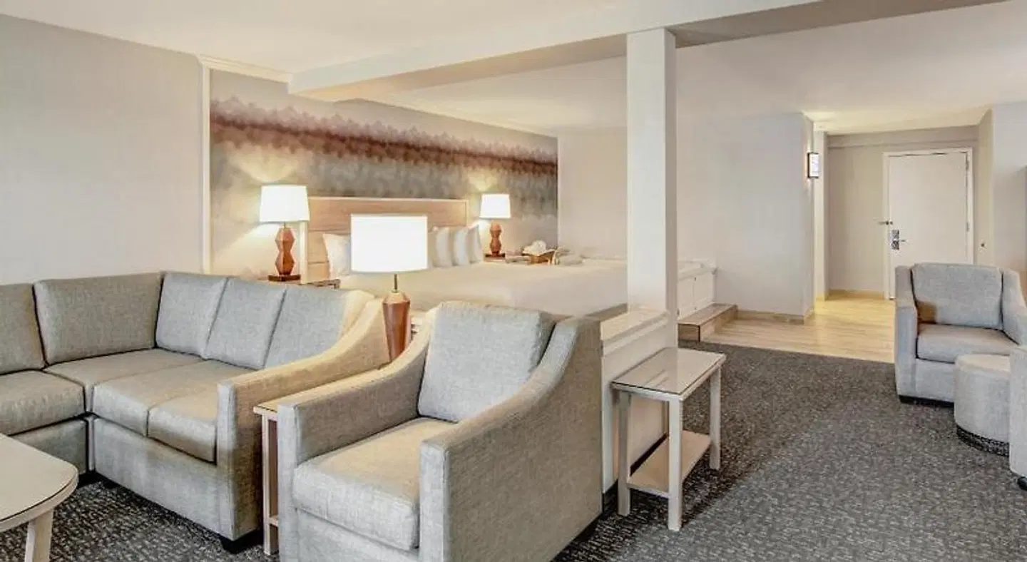 Hallmark Resort - Newport LOUNGE_LOBBY