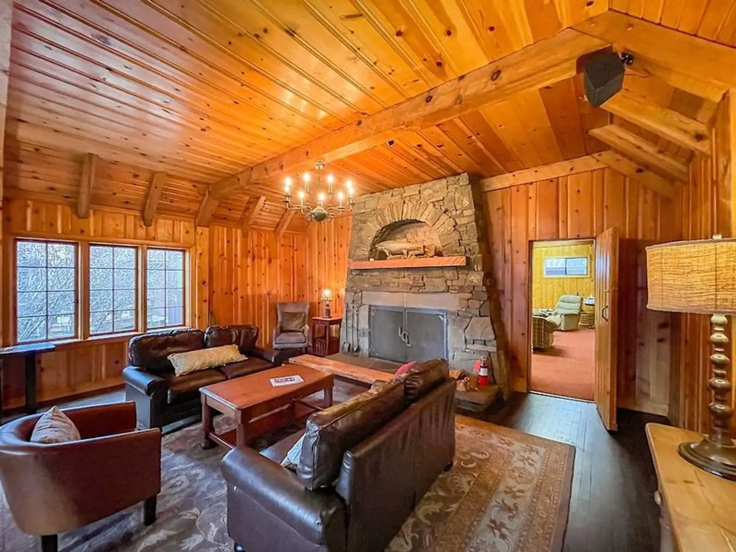 Lake Creek Lodge LOUNGE_LOBBY