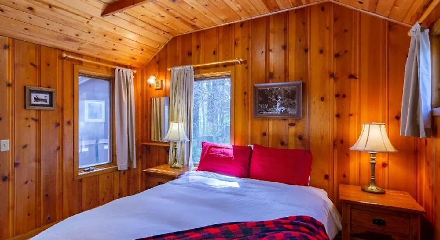 Lake Creek Lodge ROOM_EXAMPLE