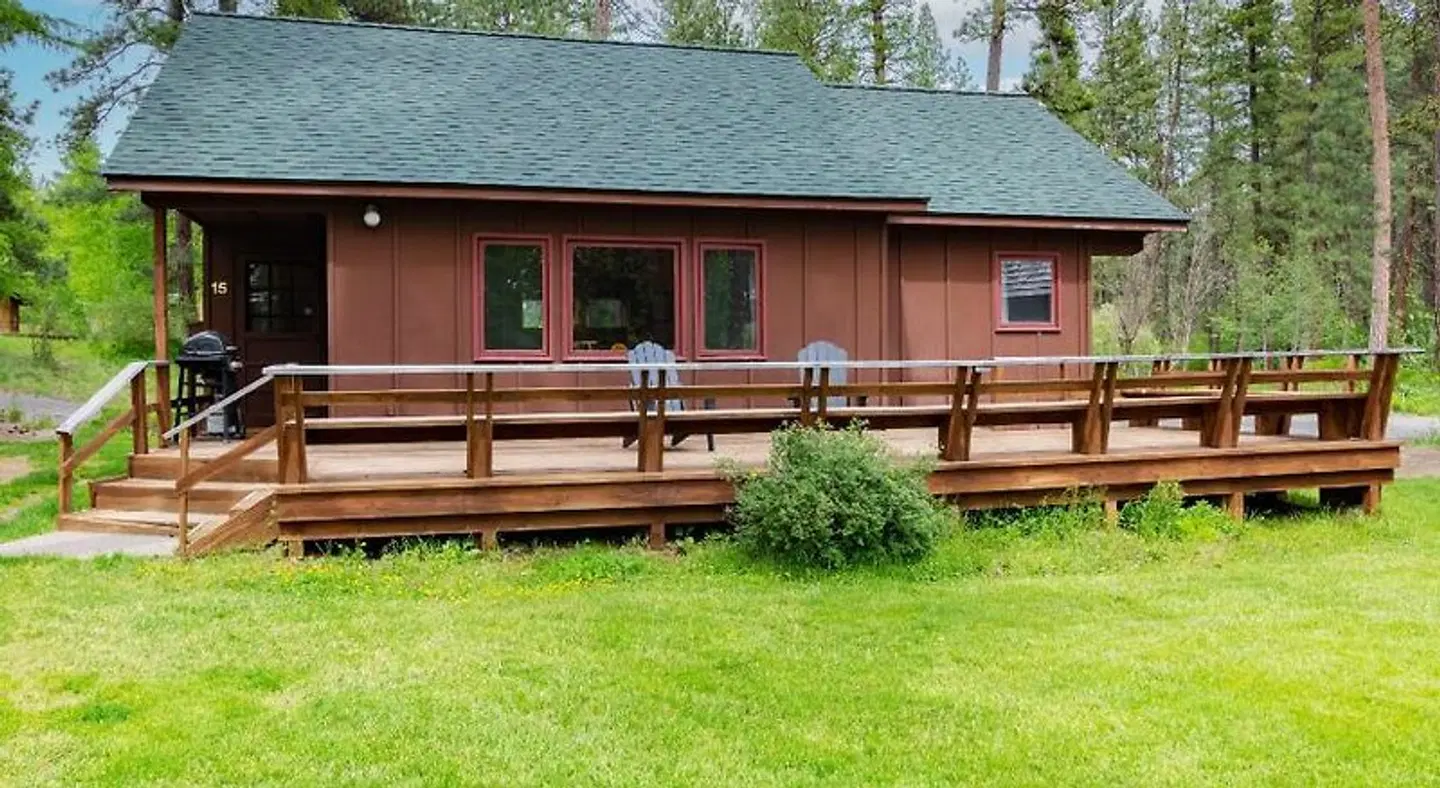 Lake Creek Lodge EXTERIOR