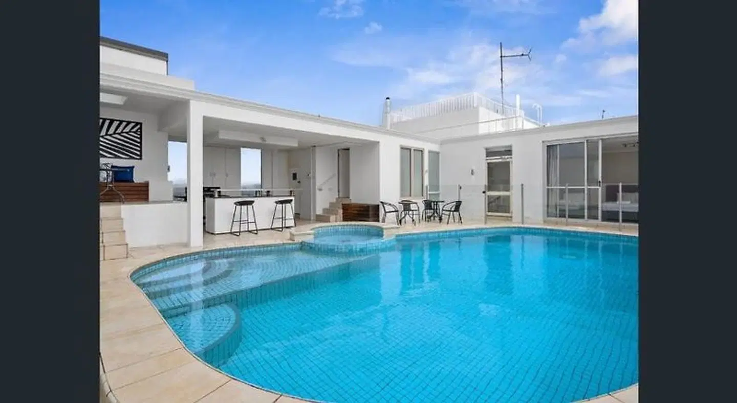Golden Gate OUTDOOR_POOL