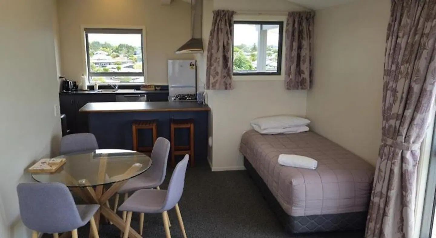 Boatshed Motel Apartments ROOM_EXAMPLE