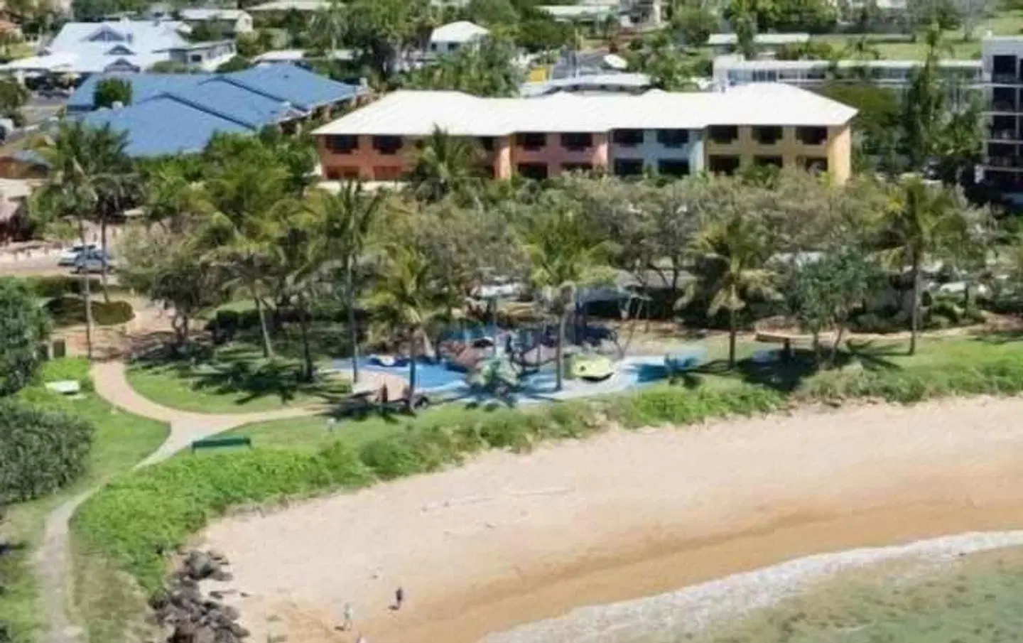 Kacy's Bargara Beach Motel EXTERIOR