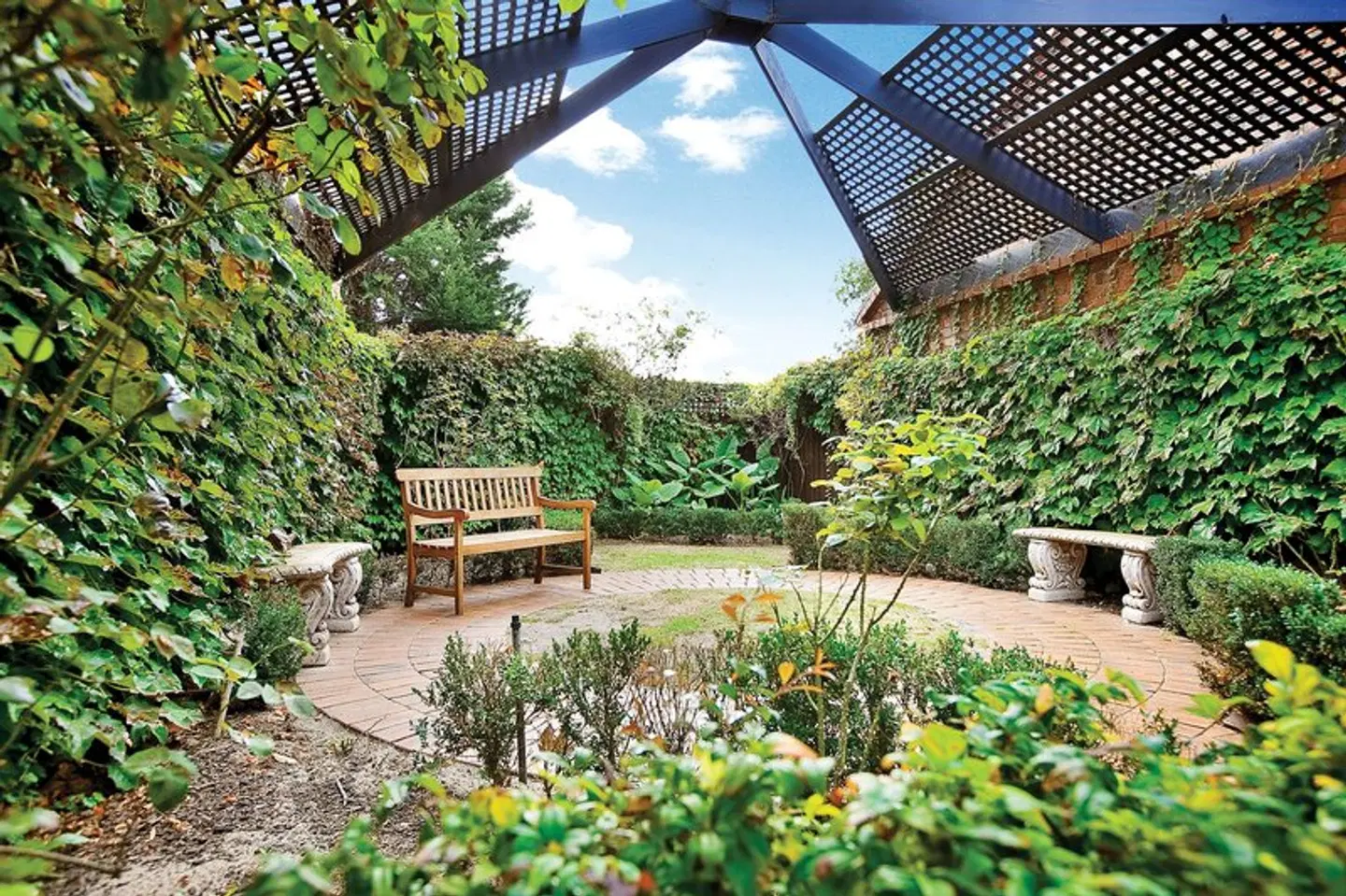 Best Western Plus Buckingham International Garten