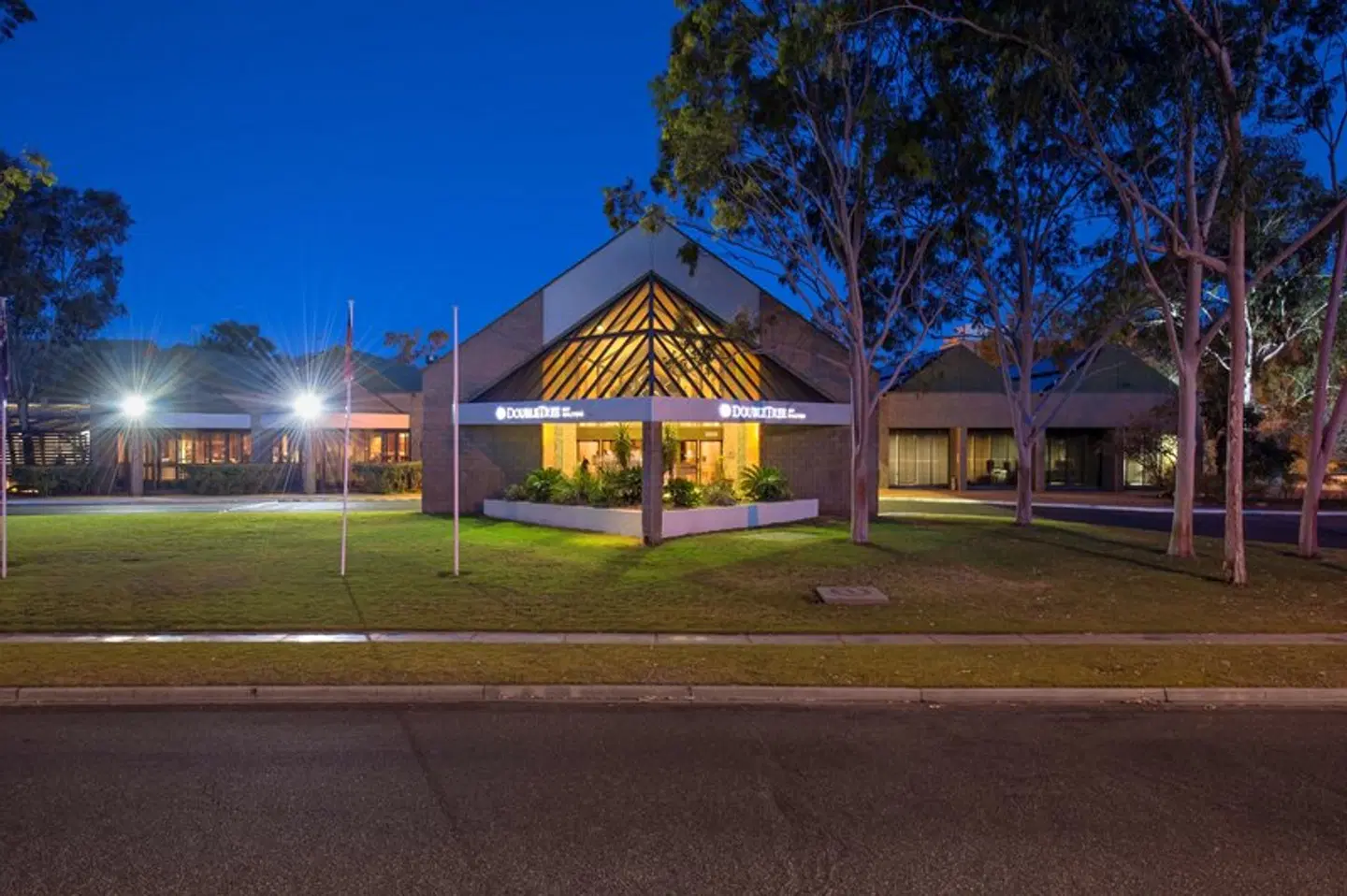 DoubleTree by Hilton Hotel Alice Springs EXTERIOR