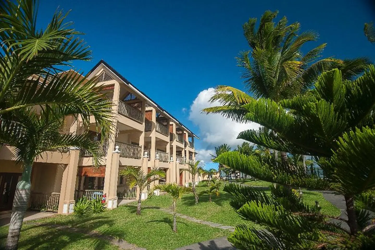 Jalsa Beach Hotel & Spa EXTERIOR
